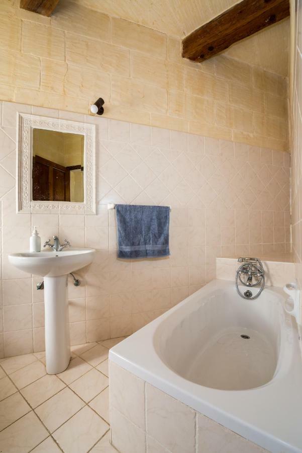 Sunset - Holiday Farmhouse With Large Private Pool In Island Of Gozo Nadur Esterno foto