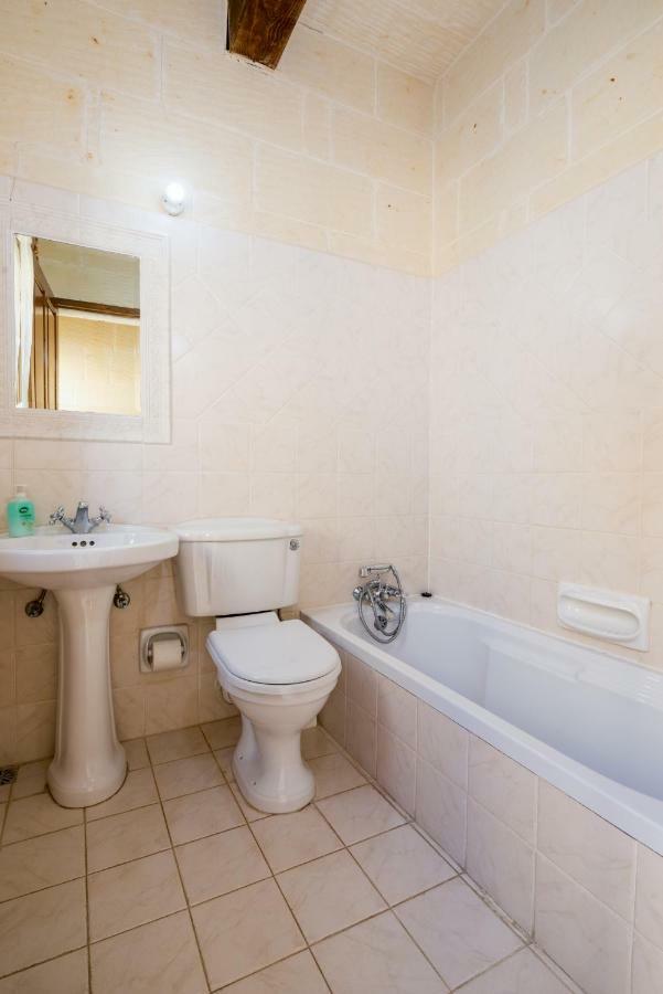 Sunset - Holiday Farmhouse With Large Private Pool In Island Of Gozo Nadur Esterno foto